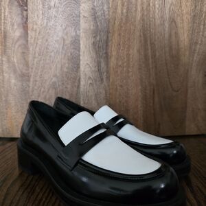 Stuart Weitzman Palmer Black and White Loafers